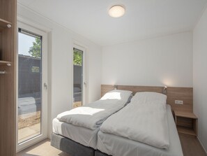 Chalet | 2 bedrooms, individually furnished, bed sheets
