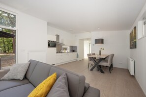 Chalet | Living room - Modern Lodge With Infrared Sauna, Near Helmond (Mierlo)