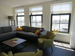 Apartment | Living area - Spacious Holiday Home on Markermeer near Amsterdam (Uitdam)