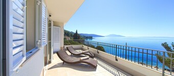 Villa in Cres With Sea Views & Pool
