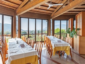 Dining - Comfortable Apartment With Terrace or Balcony and Lake View (Garda)