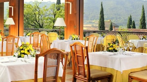 Unclassified image, 4 of 31, button - Well-kept and Comfortable Apartment Only 2 km. From Garda (Garda)