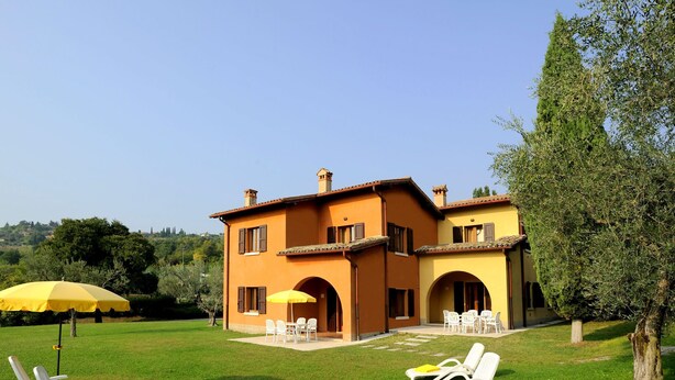 Unclassified image, 1 of 31, button - Well-kept and Comfortable Apartment Only 2 km. From Garda (Garda)