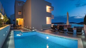 Outdoor pool - Luxurious Villa With Pool in Rogoznica (Rogoznica)