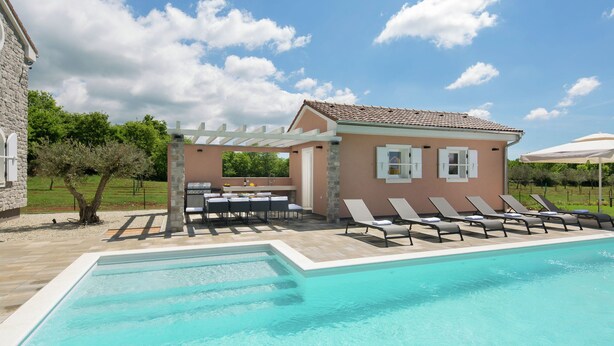 Exterior - Boutique Villa in Svetvincenat with Pool & Hot Tub (Svetvincenat)