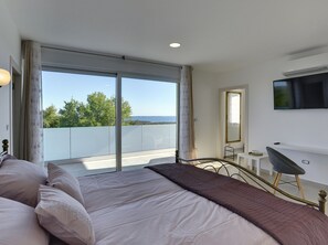 Villa | 2 bedrooms, individually furnished, bed sheets - Villa in Peroj With Pool Near Barbariga Beach (Vodnjan)