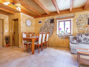 Dining - Stone Cottage Ideal for Families, With Private Pool and air Conditioning (Svetvincenat)
