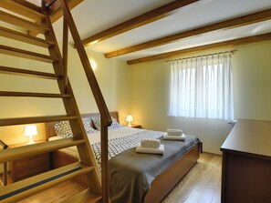 Villa | 2 bedrooms, individually furnished, iron/ironing board, bed sheets