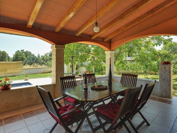 Villa | Dining