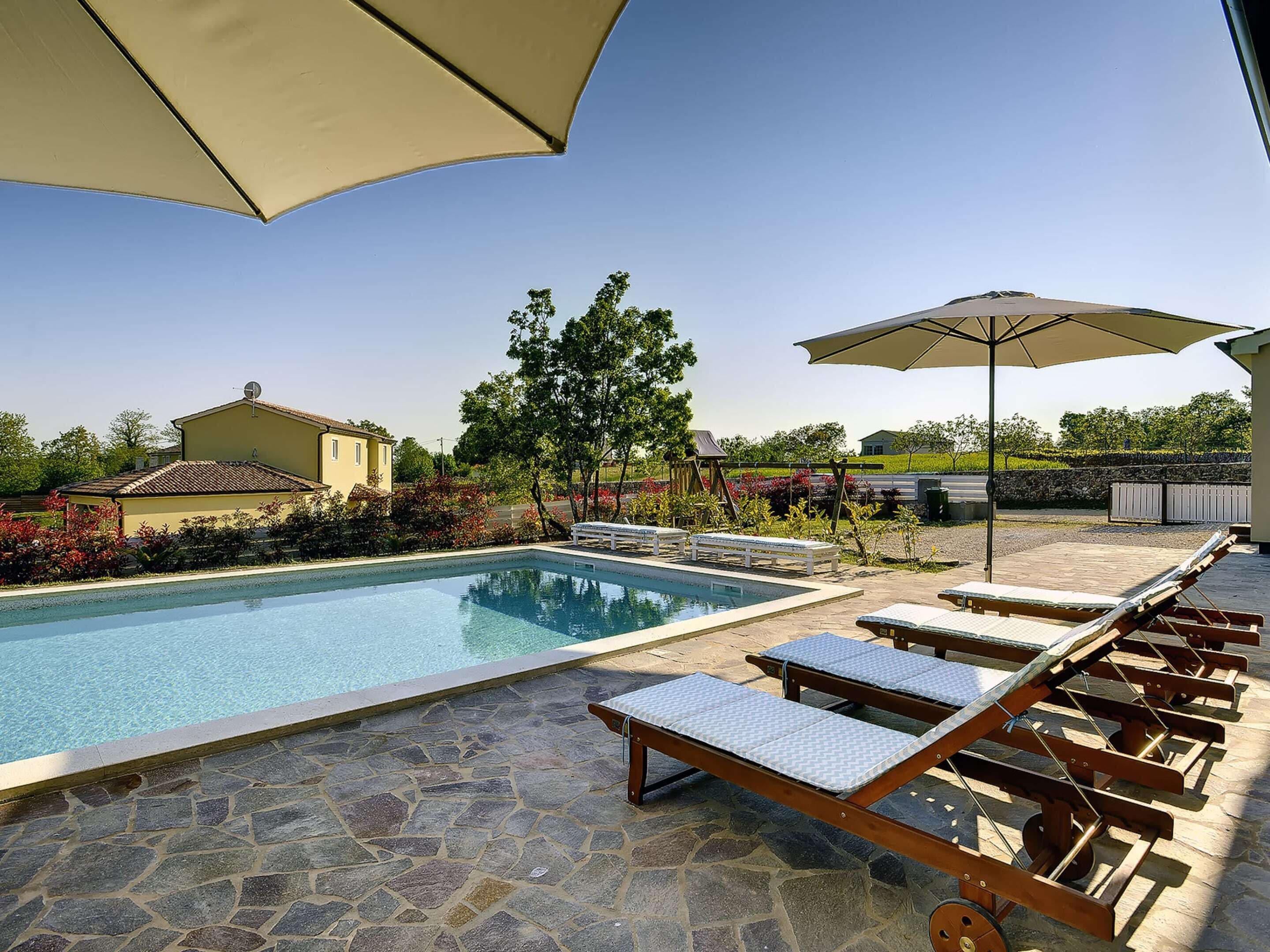 別墅 | 游泳池 | 室內游泳池和室外游泳池