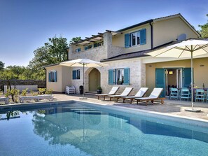 Villa | Exterior
