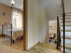 House | 3 bedrooms, individually furnished, bed sheets