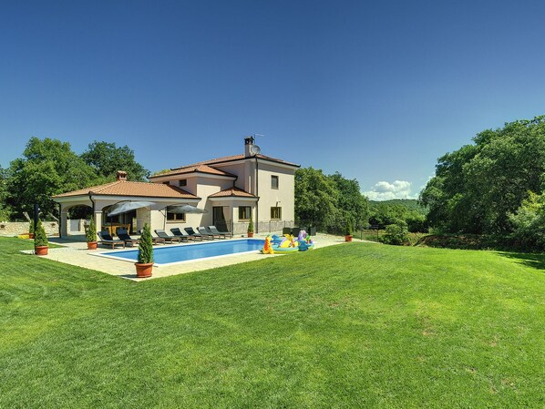 Villa | Pool | Indoor pool, outdoor pool