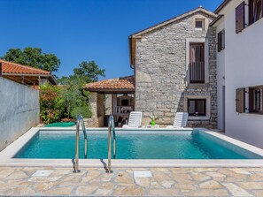 Villa | Pool | Indoor pool, outdoor pool - Villa in Istria With Pool Near Croatian Sea (Svetvincenat)
