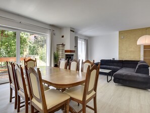 House | Dining