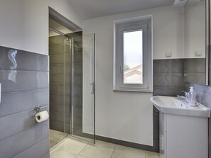 House | Bathroom | Shower