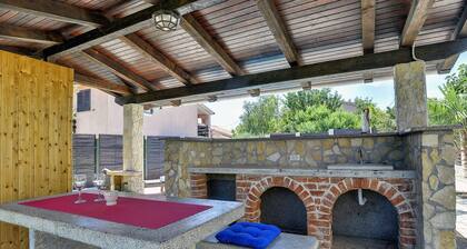 Holiday Home in Liznjan With Pool Near Beach