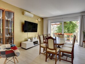 House | Dining