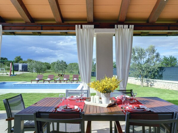House | Dining - Modern Holiday Home With Pool in Marcana (Marcana)