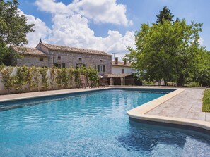 Casa | Alberca | Alberca techada y alberca al aire libre