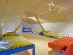 Hus | 4 soverom, individuelt innredet, strykejern/-brett og wi-fi