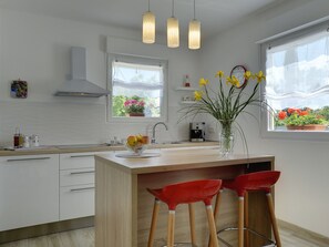 Villa | Private kitchen - Villa in Marcana With Pool and Adriatic Views (Marcana)