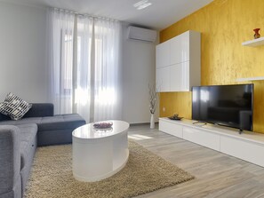 House | Living area - Holiday Home in Liznjan Near the Beach (Liznjan)