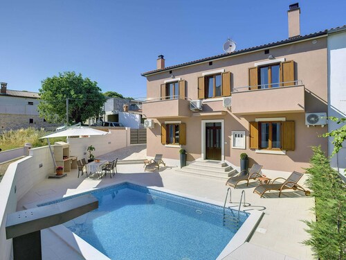 Holiday Home in Liznjan Near the Beach