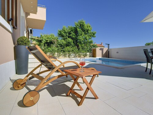 Holiday Home in Liznjan Near the Beach