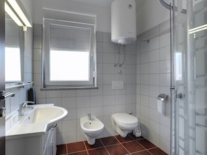 Shower, towels