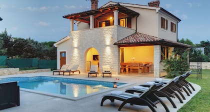Detached Villa With Swimming Pool in the South of Istria Near the Sea