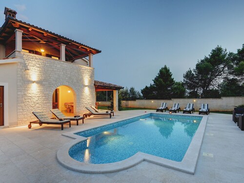 Detached Villa With Swimming Pool in the South of Istria Near the Sea