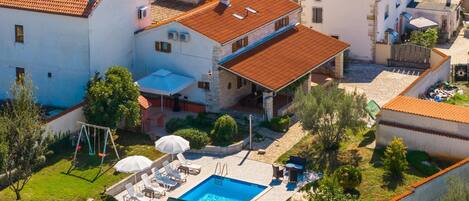 Maison | Piscine | Piscine intérieure, piscine extérieure