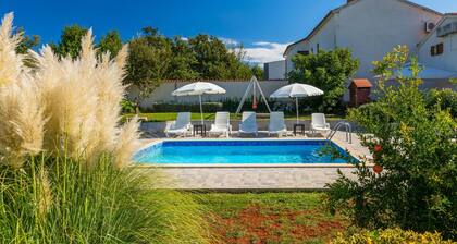 Holiday Home in Egotici With Pool