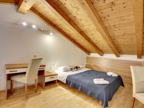 House | 2 bedrooms, individually furnished, bed sheets