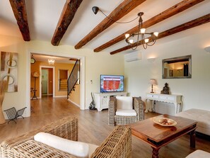 Villa | Living area - Detached Villa With Swimming Pool in the East of Istria Near the Sea (Marcana)