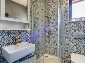 Shower, towels