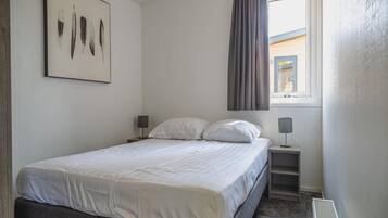 House | 3 bilik tidur, dilengkapkan perabot secara berasingan, cadar katil