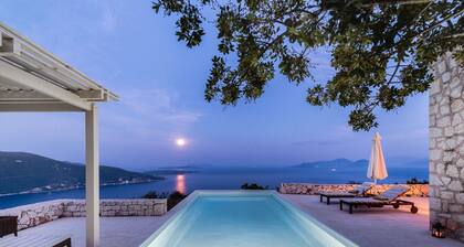 Luxurious Villa in Vasiliki with Swimming Pool & Hot Tub