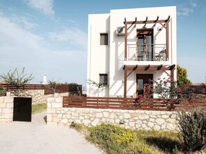 Villa | Exterior - Sun-kissed Villa in Latsimas With Pool (Mylopotamos)