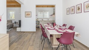 Unclassified image, 3 of 21, button - Modernly Furnished Villa With Private Pool for 6 Persons, Near Rovinj (Kanfanar)