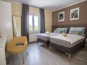Cottage | 3 bedrooms, iron/ironing board