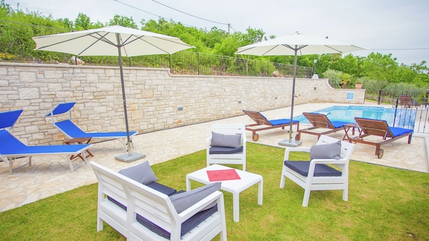 Unclassified image, 1 of 33, button - Relaxing Villa With Pool and Garden for six Persons in Central Istria (Karojba)