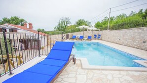 Unclassified image, 2 of 33, button - Relaxing Villa With Pool and Garden for six Persons in Central Istria (Karojba)