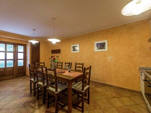 Dining - A Comfortable Holiday Home With Private Pool and Garden Near the Lim Canal (Vrsar)