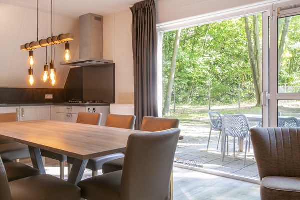 Bungalow | Dining