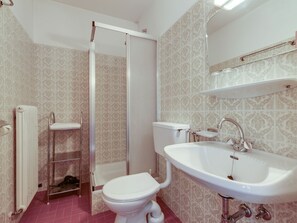 Towels - Quaint Apartment in Mariapfarr With Balcony (Mariapfarr)