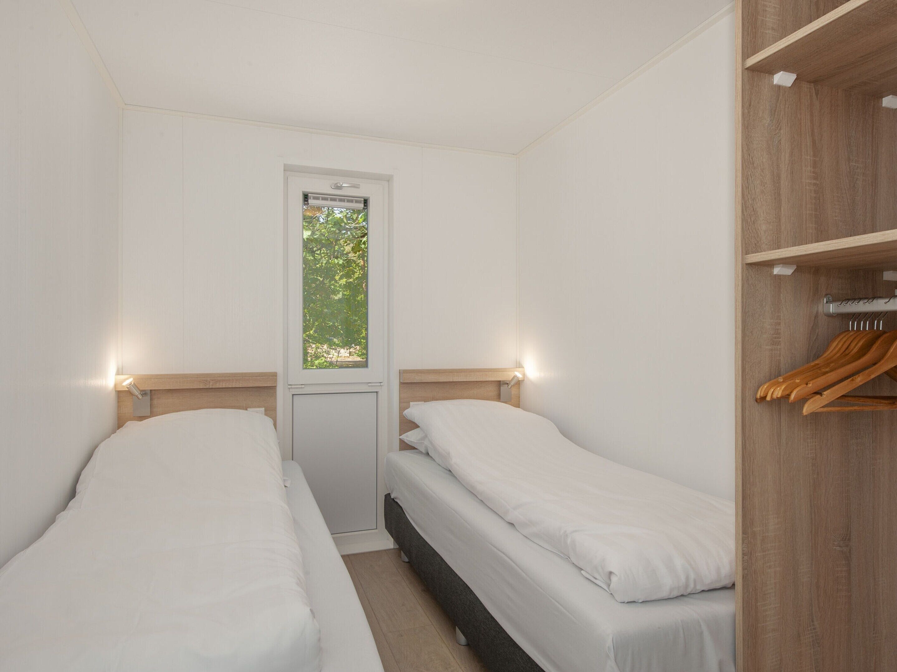 Chalet | 2 bedrooms, individually furnished, bed sheets