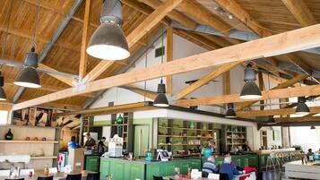 Chalet | Dining