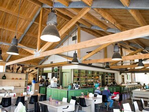 Chalet | Dining